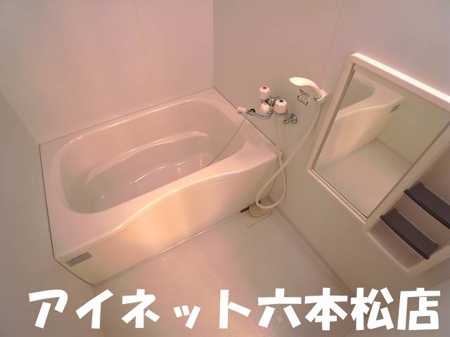 バス・シャワールーム　1日の疲れを癒しましょう。