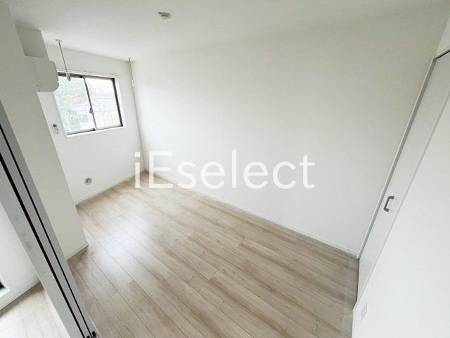 その他部屋・スペース　洋室5.7帖あります