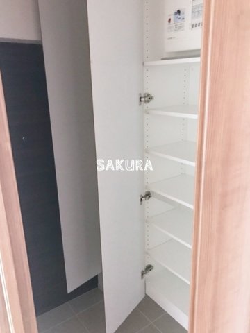 玄関　収納豊富なシューズボックスです♪