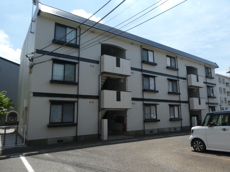 建物外観　★閑静な住宅街に建つ２ＬＤＫアパート★