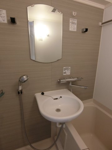 洗面設備　他のお部屋の参考写真となります。