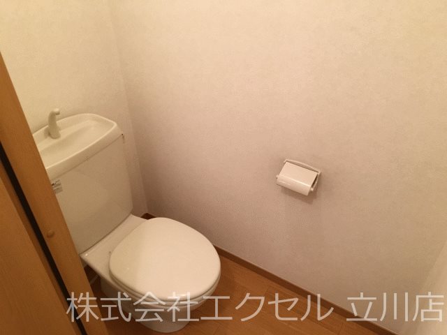 トイレ　清潔感のあるトイレです。