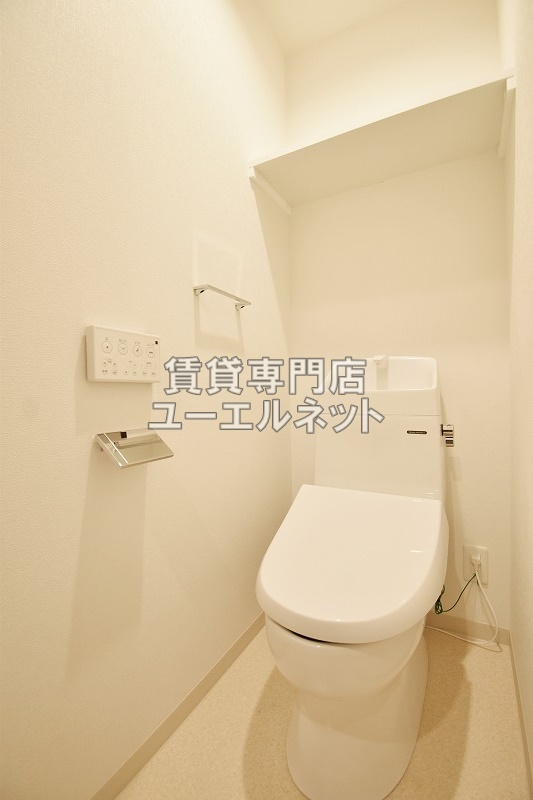 トイレ　温水洗浄便座付き