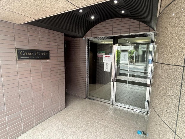 エントランス　※同建物別部屋の写真です。