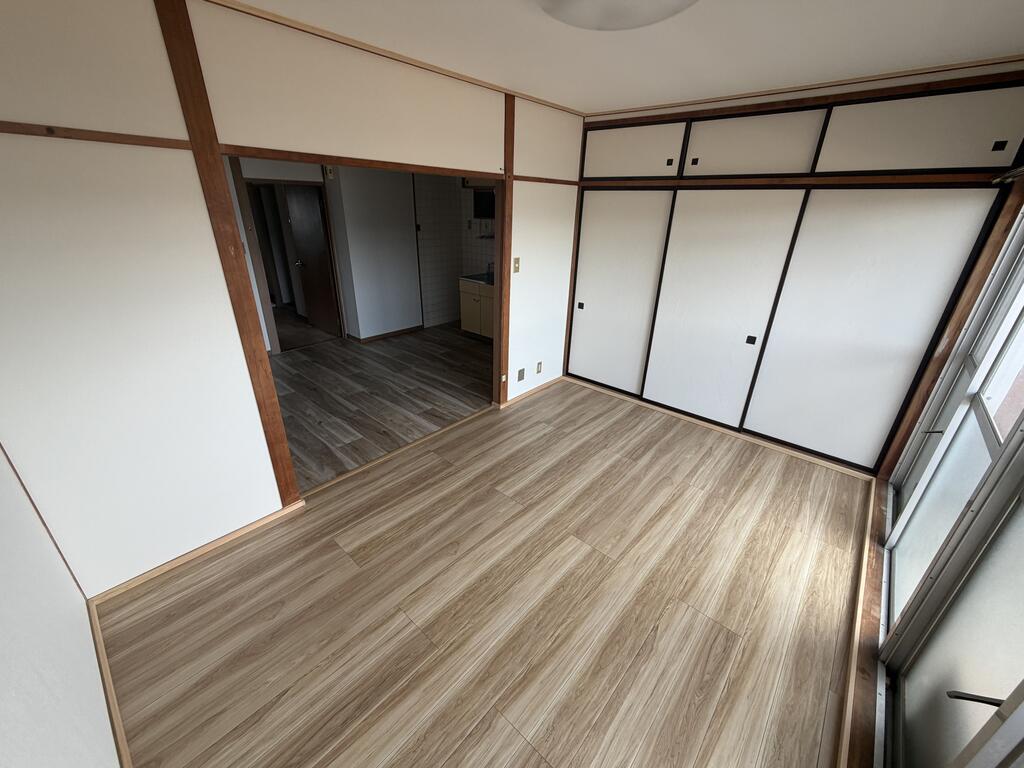 ロイヤルレジデンス 弐号館の居間写真