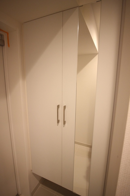玄関　同タイプ別住戸写真となります。現況と異なる場合がございます。