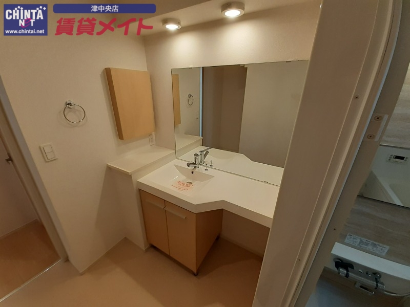 洗面設備　同物件別室写真