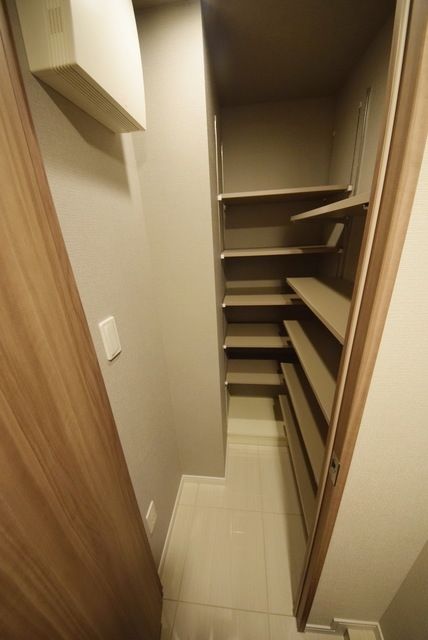 玄関　同社同仕様