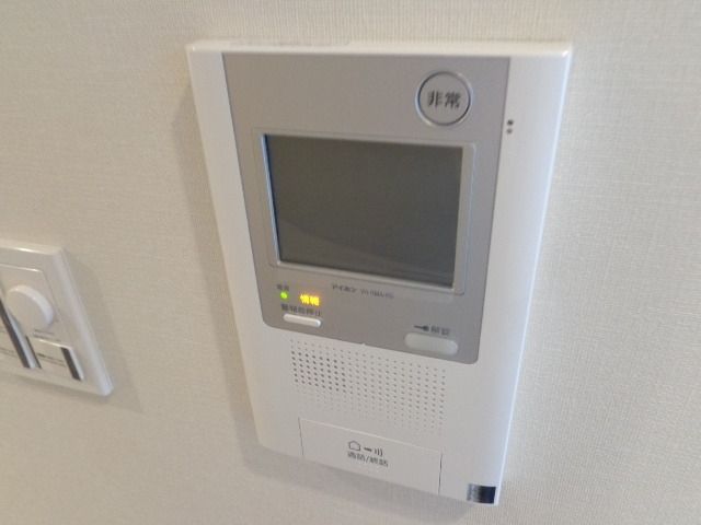 セキュリティ　TVモニター付きインターホン