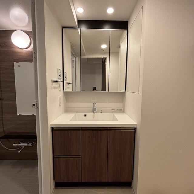 洗面設備　※写真は同タイプ住戸です。