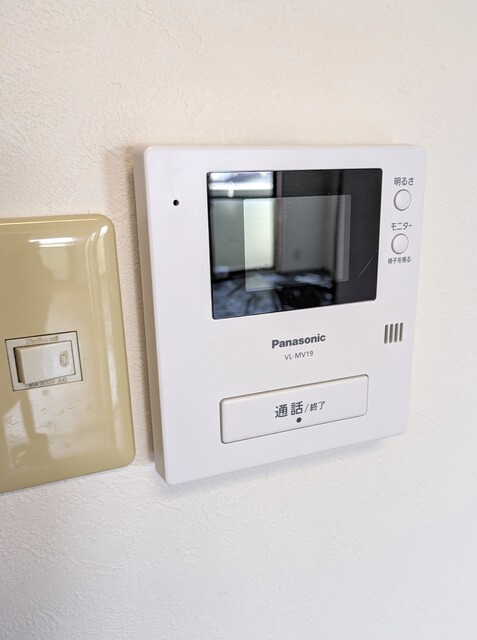 セキュリティ　★★モニター付きインターホンで室内にいながら来客対応が出来ま