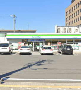 コンビニ　ファミリーマート 港北駅前店（コンビニ）まで413m