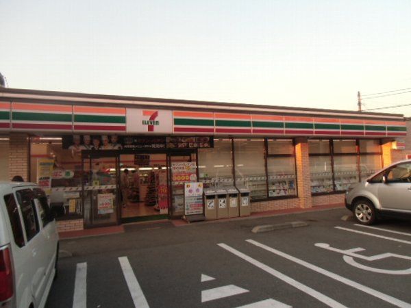 コンビニ　セブン-イレブン東恋ヶ窪３丁目店（コンビニ）まで383m