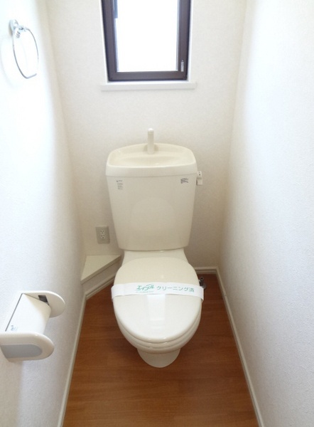 トイレ　トイレに窓