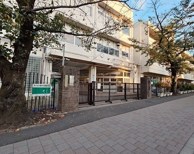 小学校　横浜市立南台小学校（小学校）まで632m