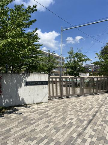 小学校　春江小学校（小学校）まで565m