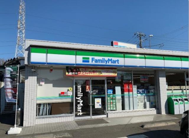 コンビニ　ファミリーマート緑つくし野店（コンビニ）まで700m