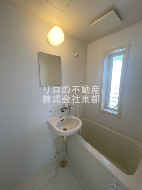 バス・シャワールーム　バストイレ別なのでゆったり癒しのバスタイムを満喫できます♪