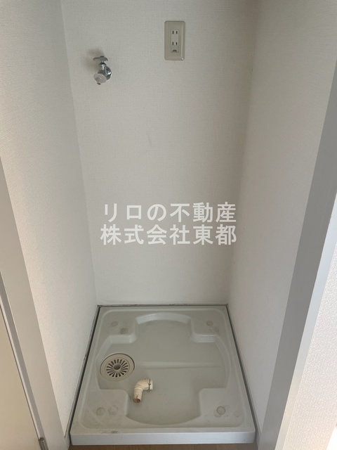 その他　水漏れの心配がない防水パン付きの洗濯機置き場です♪