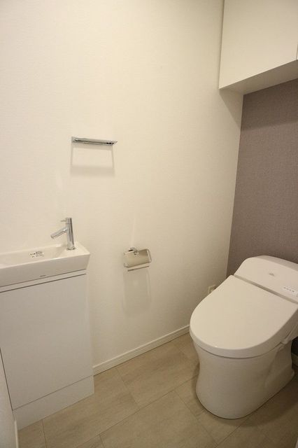 トイレ　【トイレ】※別部屋の写真となります