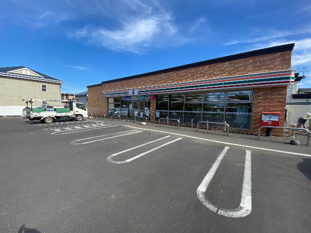 コンビニ　セブンイレブン西帯広店（コンビニ）まで255m
