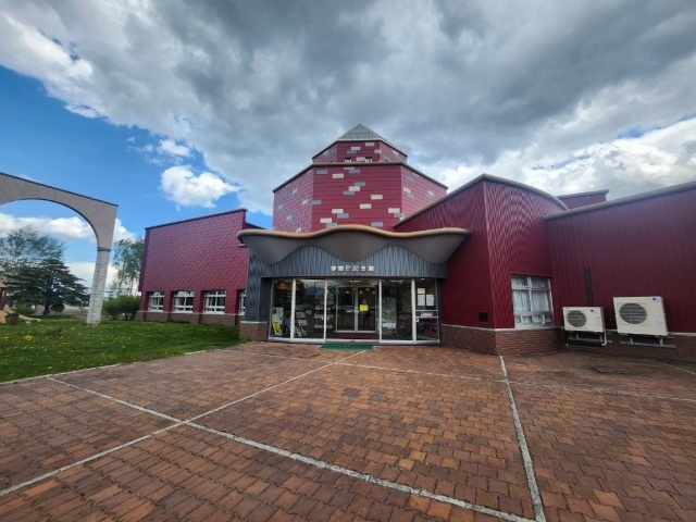 図書館　芽室町図書館（図書館）まで5714m