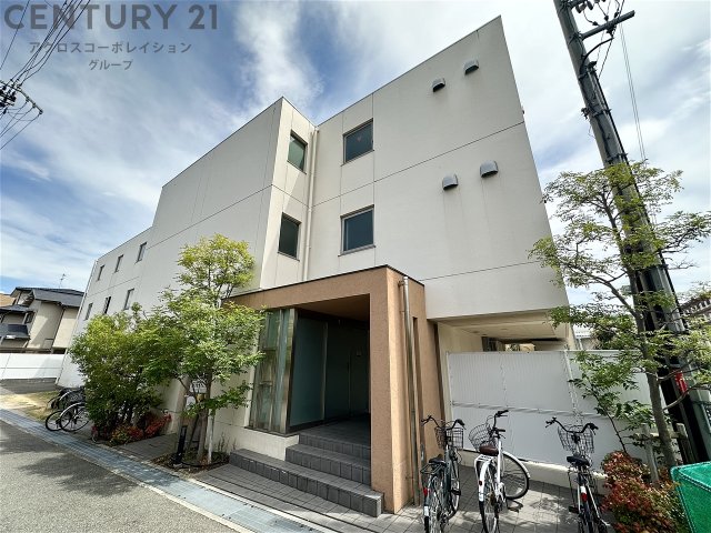 建物外観　安心のオートロック付き♪