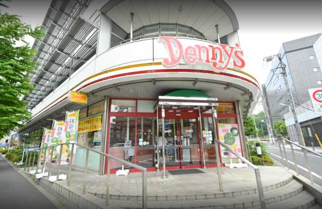 コンビニ　ファミリーマート　新大久保店（コンビニ）まで15m