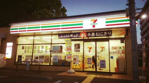 コンビニ　セブンイレブン　JR塚本駅西店（コンビニ）まで500m
