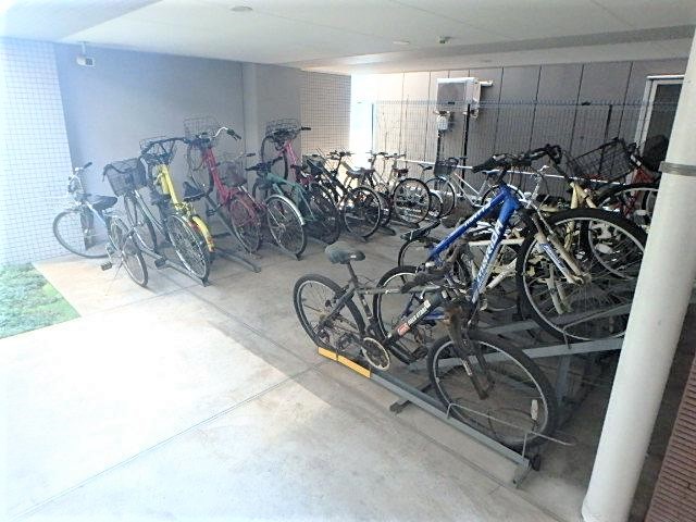 その他共有部分　★屋根付き駐輪スペース★
