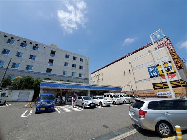 コンビニ　ローソン（コンビニ）まで158m