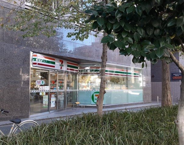 コンビニ　セブン-イレブン名古屋桜通大津店（コンビニ）まで686m