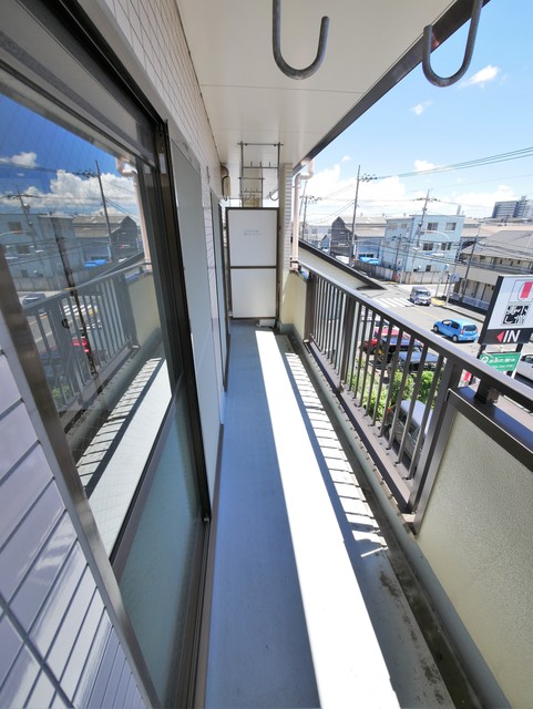 バルコニー　★広めのバルコニーで洗濯物をたくさん干せますよ★