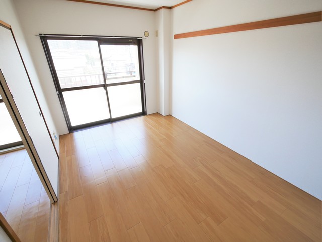 その他部屋・スペース　★採光のいい明るい洋室です★