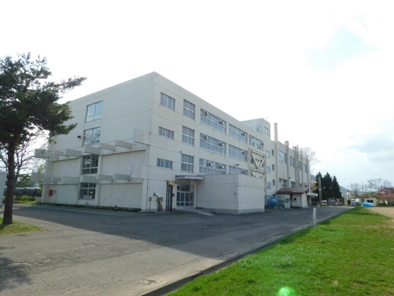 小学校　札幌市立澄川西小学校（小学校）まで1645m