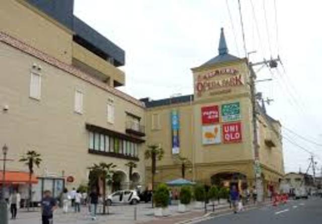スーパー　ダイエーグルメシティ住道店（スーパー）まで657m