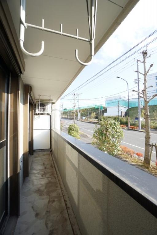 バルコニー　※同物件・反転タイプの写真です