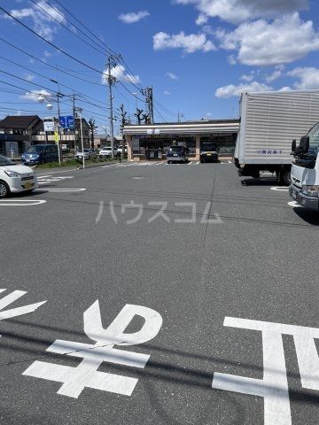 コンビニ　セブンイレブン（コンビニ）まで379m