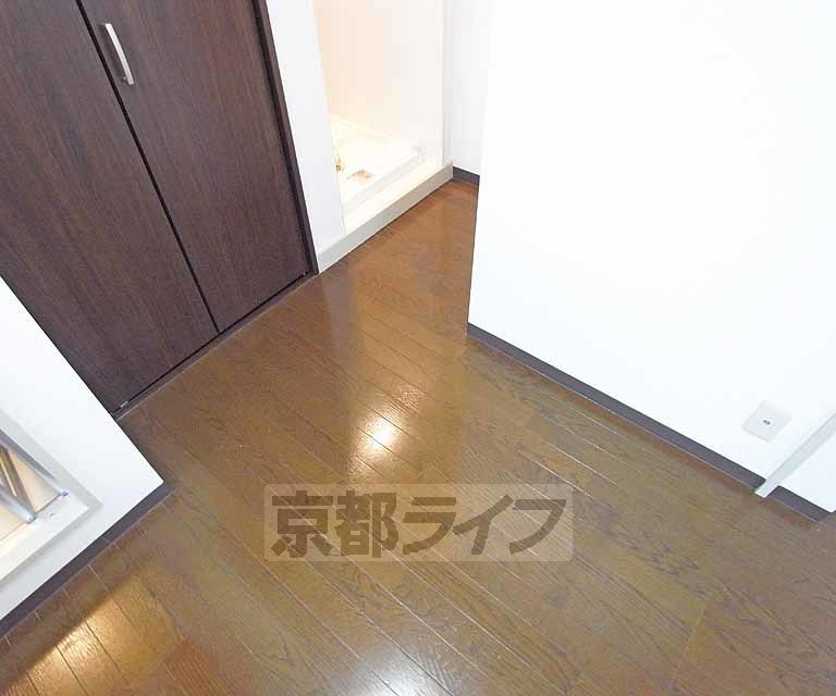 その他部屋・スペース　明るい廊下です。