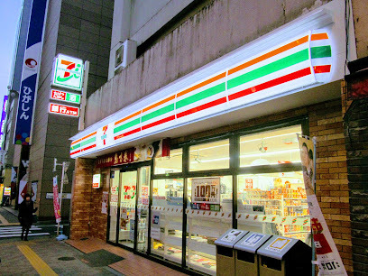 コンビニ　セブン－イレブン墨田両国４丁目店（コンビニ）まで132m