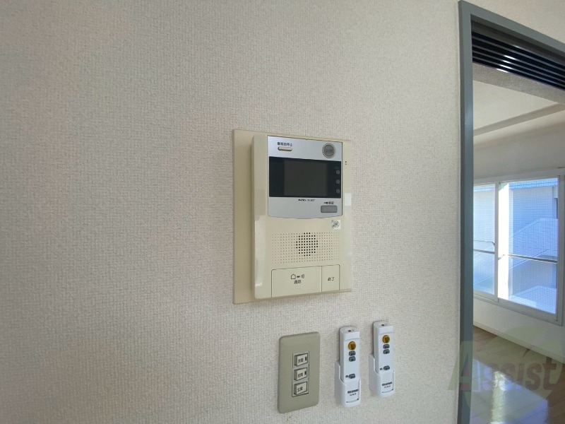 セキュリティ　ＴＶモニター付インターホンです。来客者の顔が見えるので安心！