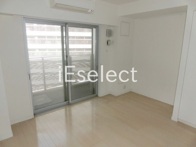 居室・リビング　清潔感のあるお部屋です。
