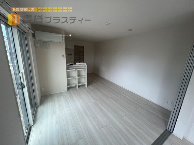 居室・リビング　同物件反転タイプのお部屋です。