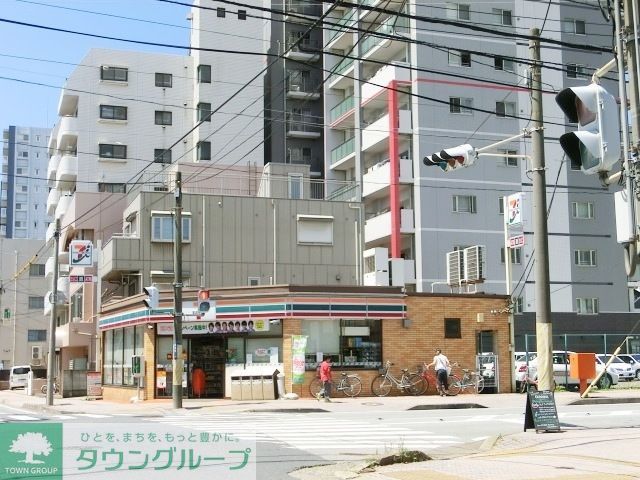 コンビニ　セブンイレブン（コンビニ）まで279m