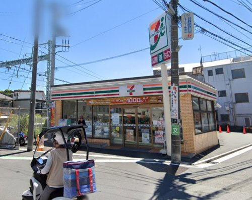 コンビニ　セブンイレブン 横浜杉田3丁目店（コンビニ）まで662m