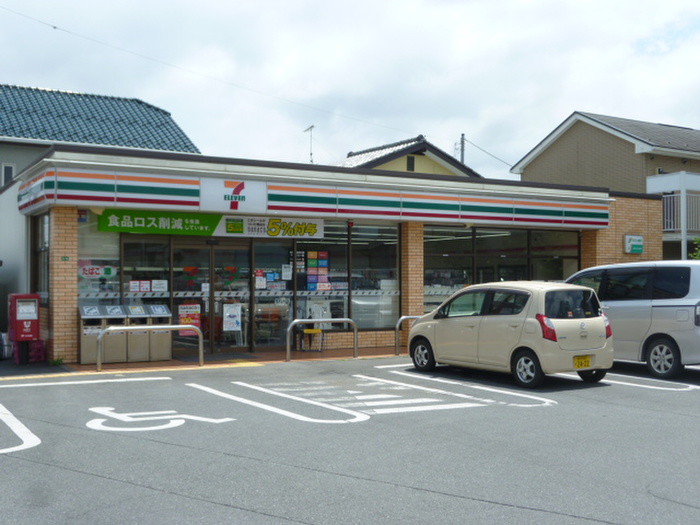 コンビニ　セブンイレブン飯能本町店（コンビニ）まで221m