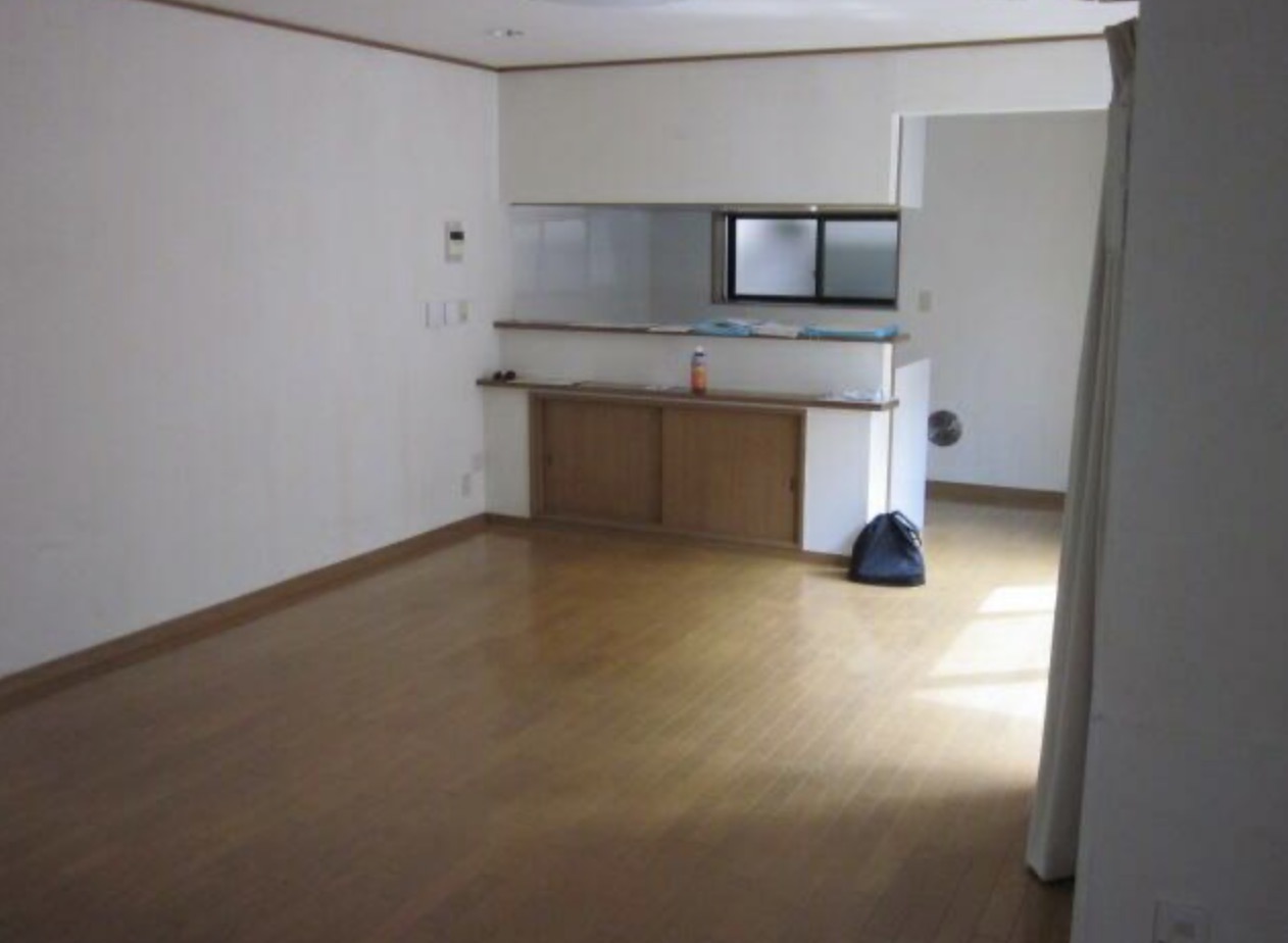 代田5丁目戸建の居間写真