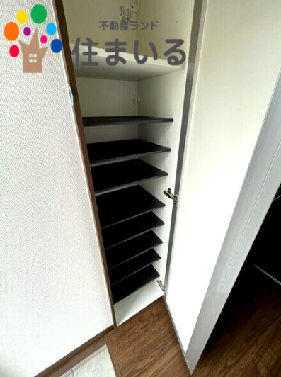 玄関　※写真は同型タイプとなります