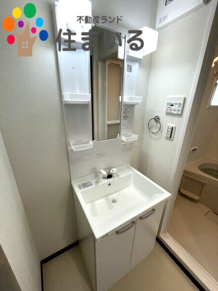 洗面設備　※写真は同型タイプとなります