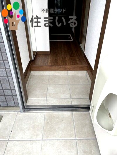 エントランス　※写真は同型タイプとなります